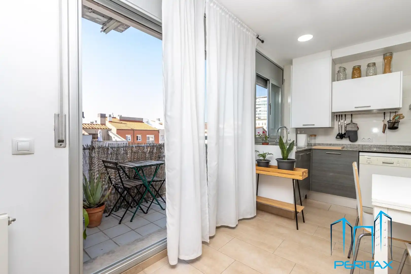 Penthouse with terrace for sale in Carrer de les Tres Creus, imagen 9
