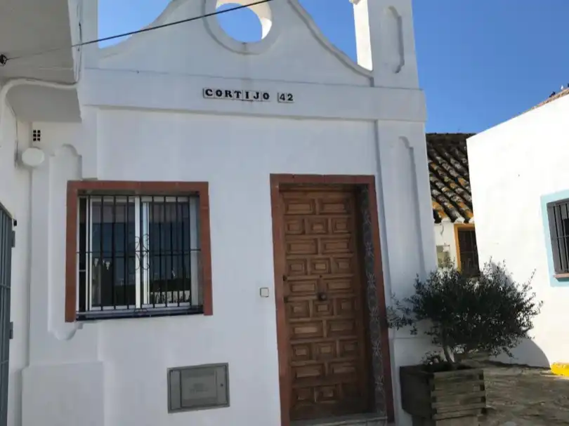 Country house for sale in avenida de el almarchal 42