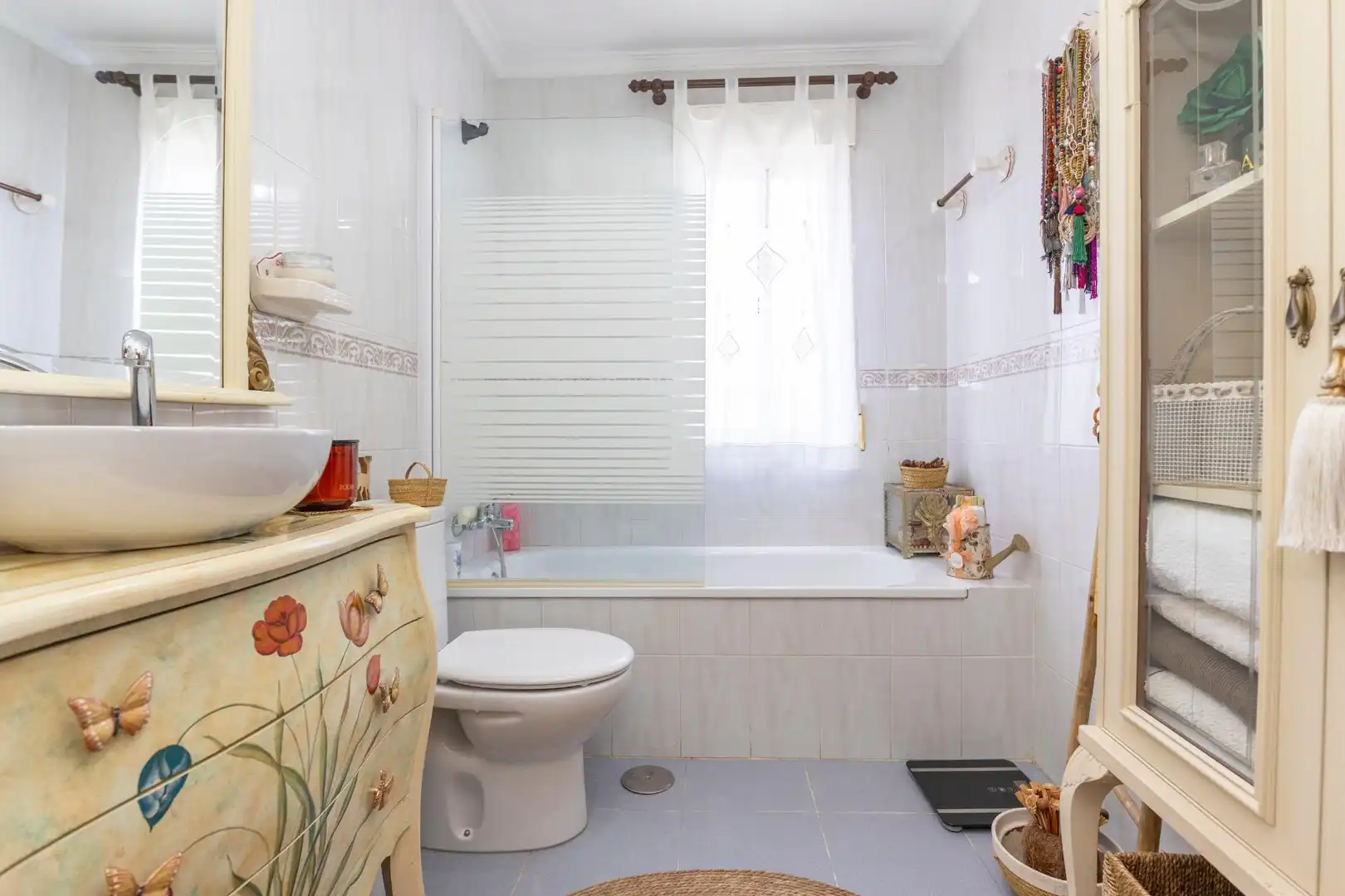 Baño de Casa adosada en venta en Guillena con Aire acondicionado, Calefacción y Terraza