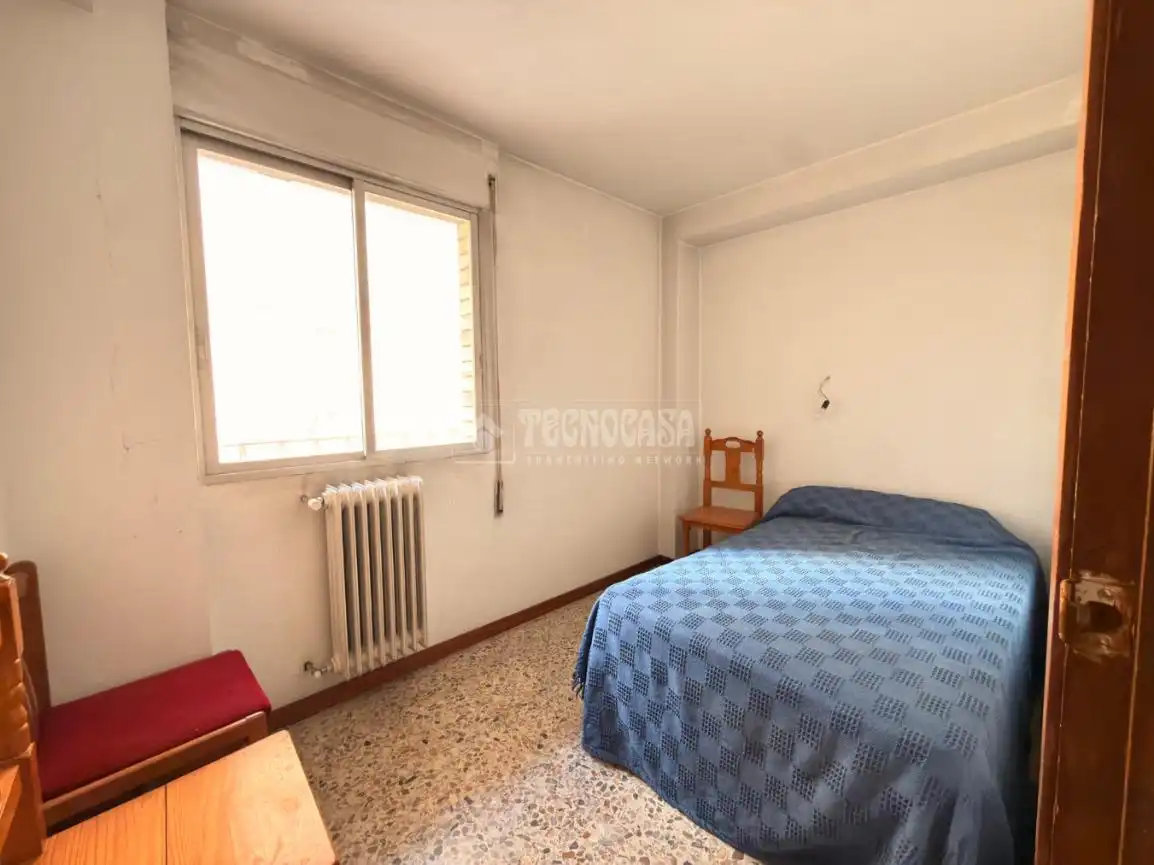 Habitación de Piso en venta en Zaragoza con Calefacción, Terraza y Balcón