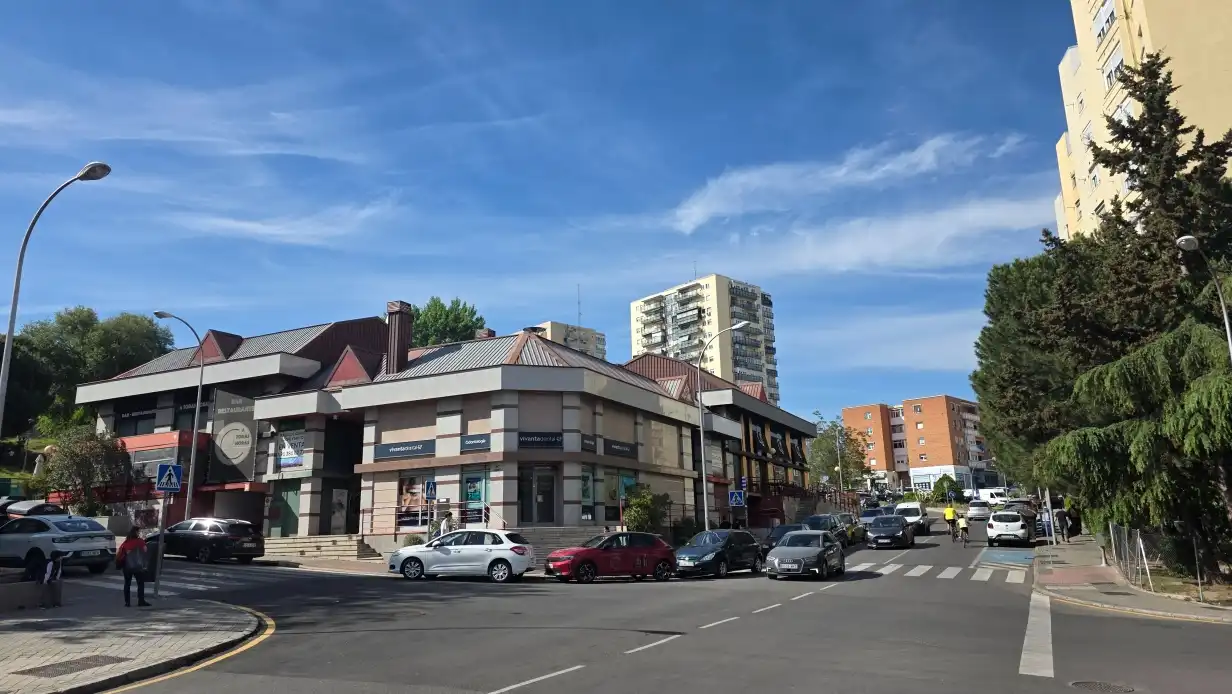 Vista exterior de Piso en venta en Madrid con Calefacción