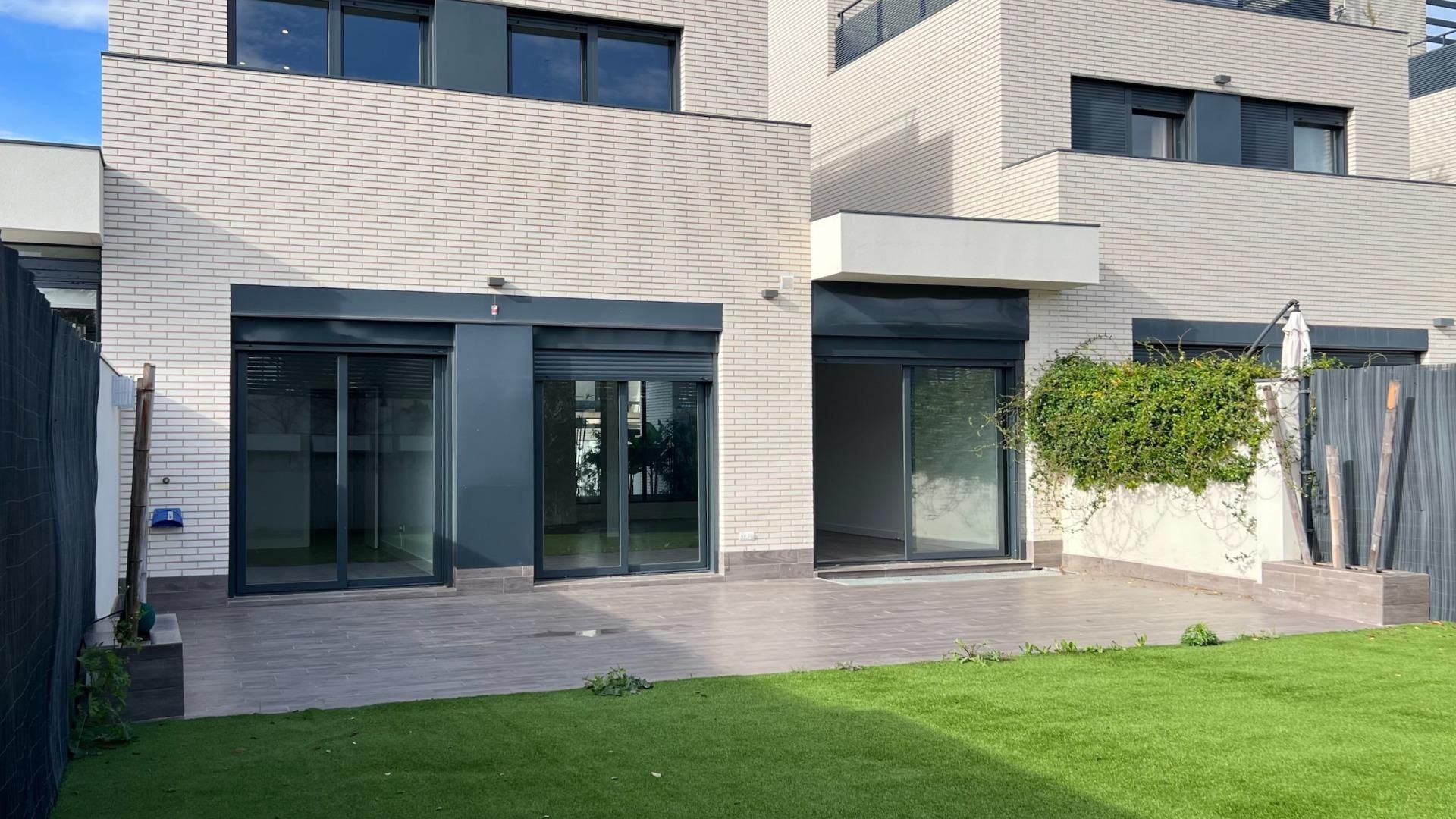 Exterior view of House or chalet for sale in Boadilla del Monte  with Air Conditioner, Heating and Private garden