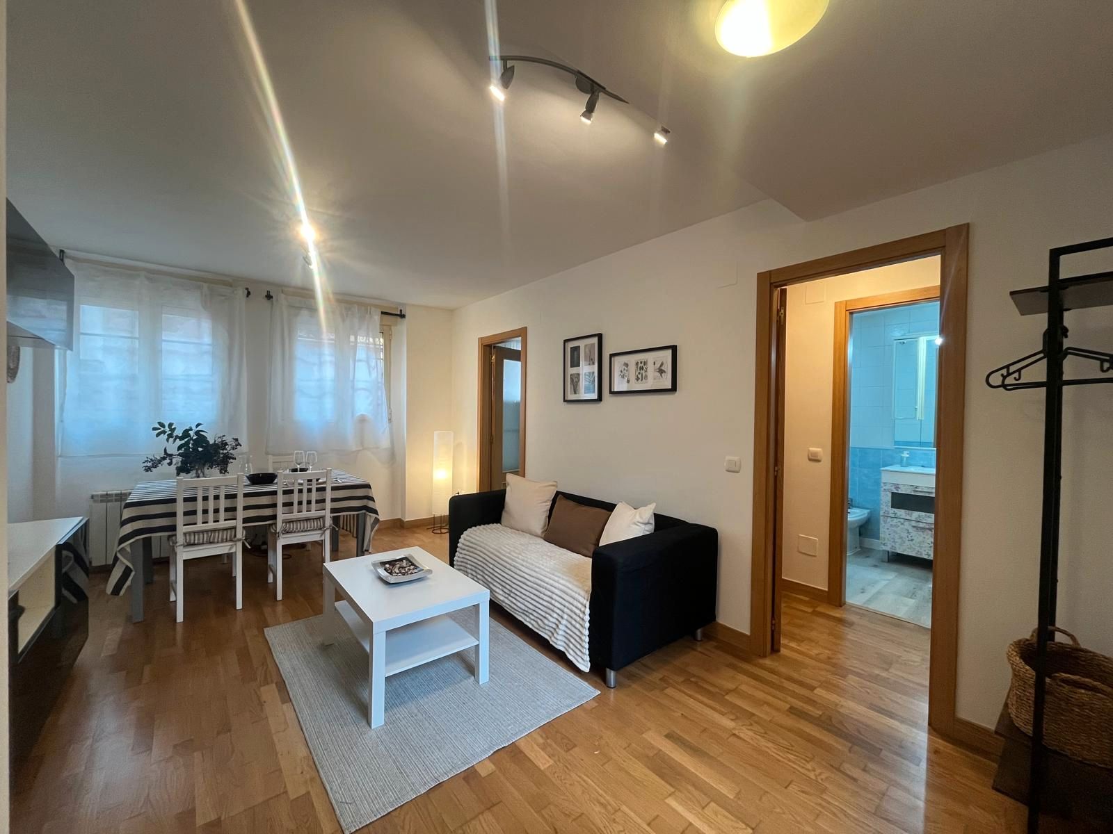 Living room of Flat to rent in Tudela de Duero  with Heating, Storage room and Furnished