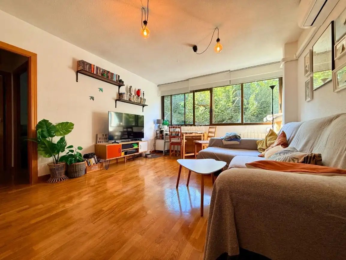 Wohnzimmer von Wohnung zum Verkauf in Madrid mit Klimaanlage, Heizung und Parkett