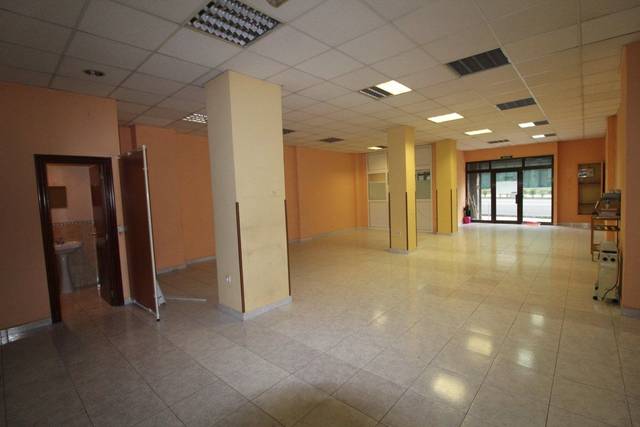Local comercial en Venta en HERMANOS MENENDEZ PIDAL en Llamaquique