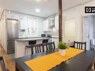 Flat with balcony to rent in Centro