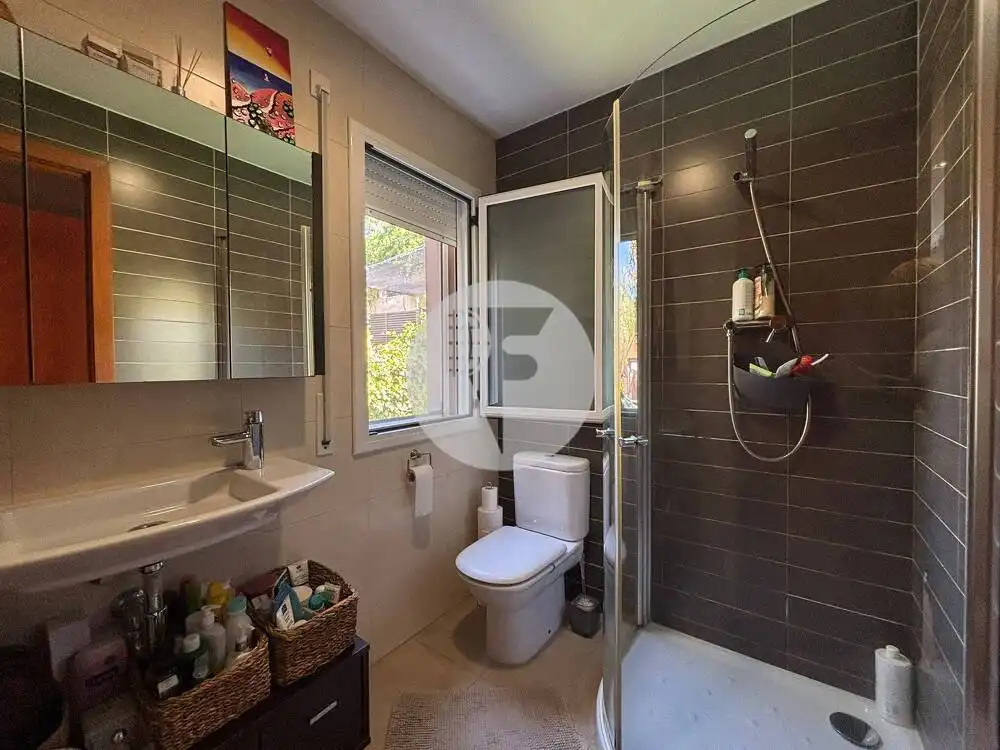 Bathroom of Detached homes for sale in L'Ametlla del Vallès  with Air Conditioner, Heating and Terrace