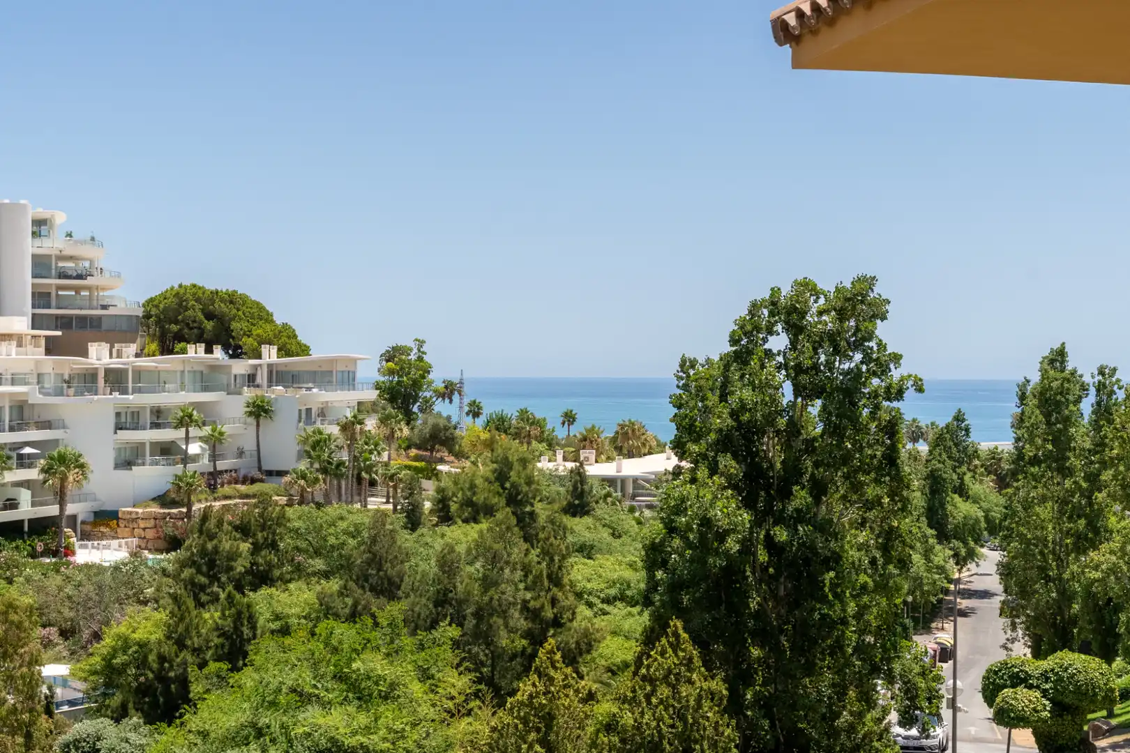 Vista exterior de Pis en venda en Fuengirola amb Aire condicionat, Calefacció i Jardí privat