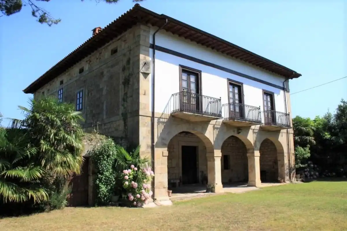 Exterior view of Houses for sale in Piélagos  with Private garden and Balcony