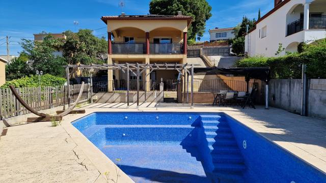 Casa-chalet en Venta en Aiguaviva Parc