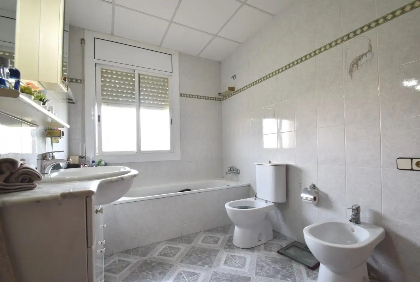 Bathroom of Country homes for sale in Vilanova i la Geltrú  with Terrace and Balcony