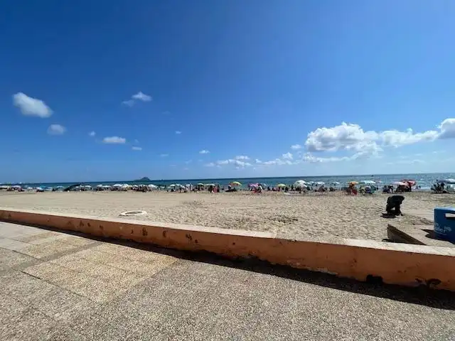Vista exterior de Piso en venta en La Manga del Mar Menor con Balcón, Alarma y Piscina comunitaria