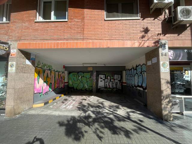 Garaje en Alquiler en de Badal en La Bordeta