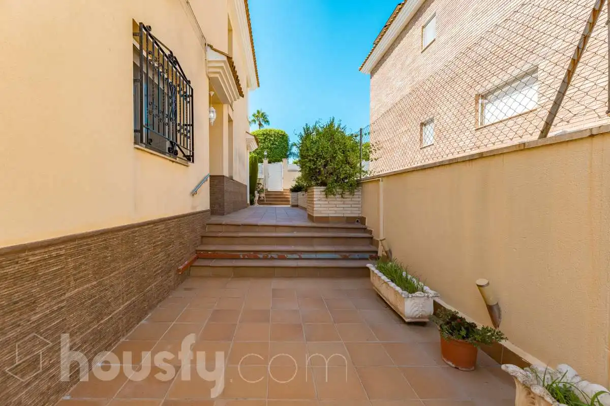 Vista exterior de Casa o chalet en venta en Calafell con Aire acondicionado, Calefacción y Jardín privado