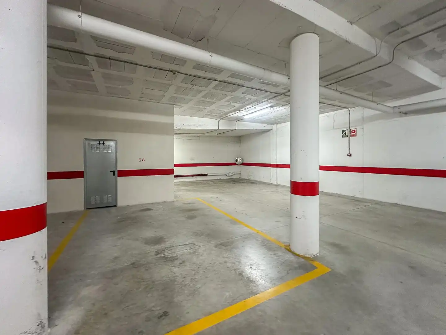 Parking of Flat for sale in Aspe  with Air Conditioner and Balcony
