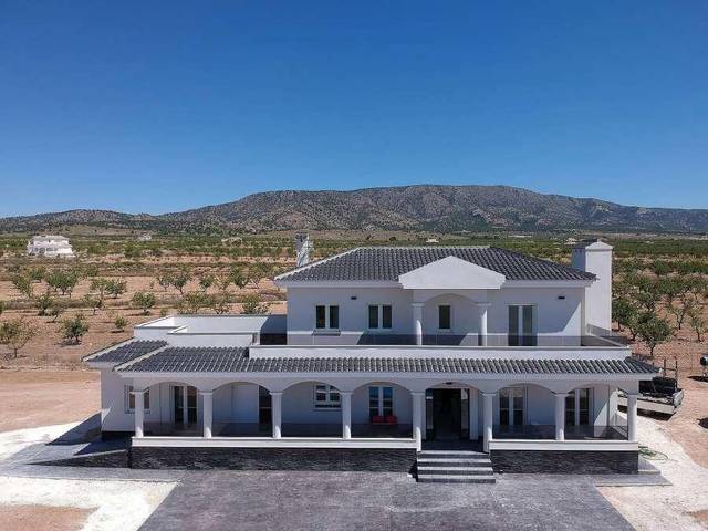 Casa-chalet en Venta en El Pinós / Pinoso