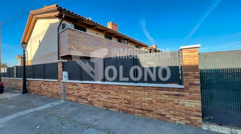 Foto 3 de Casa adosada en venta en Calle Barandas, Cuzcurrita de Río Tirón, La Rioja