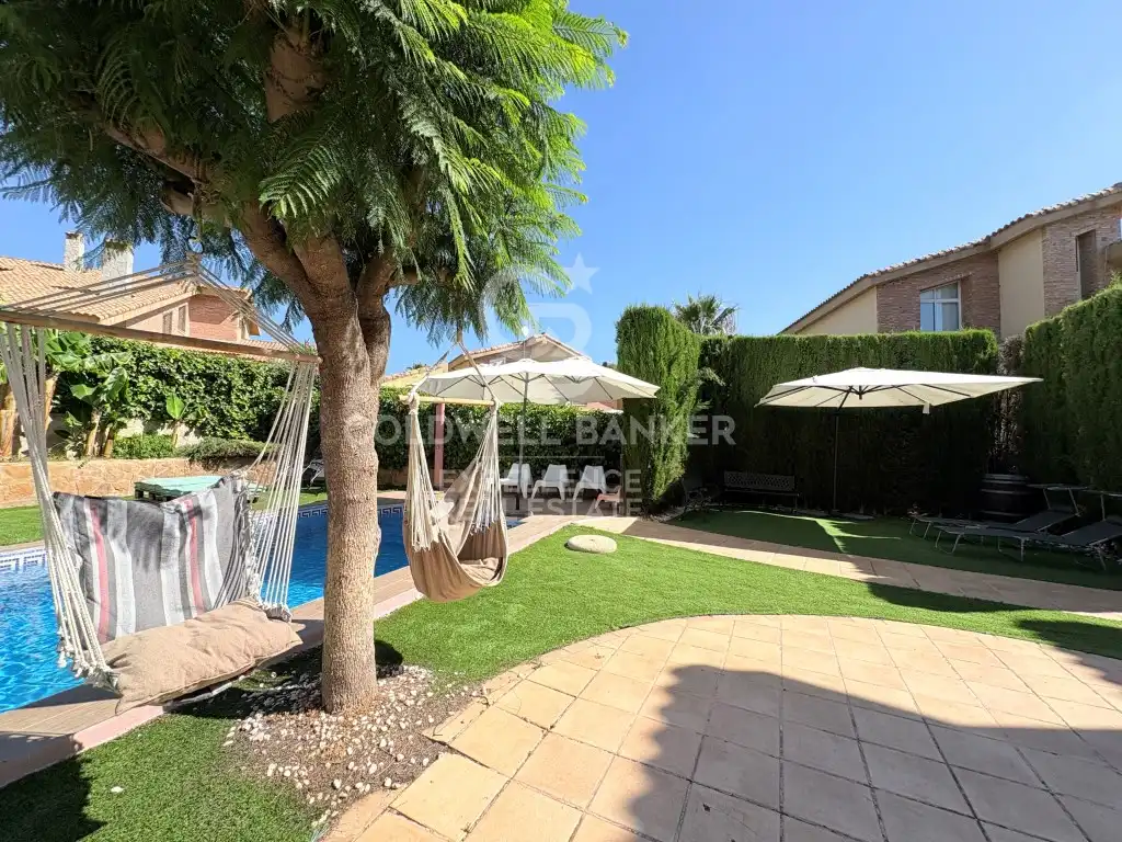 Houses for sale in Calle Goya-La Loma, La Loma