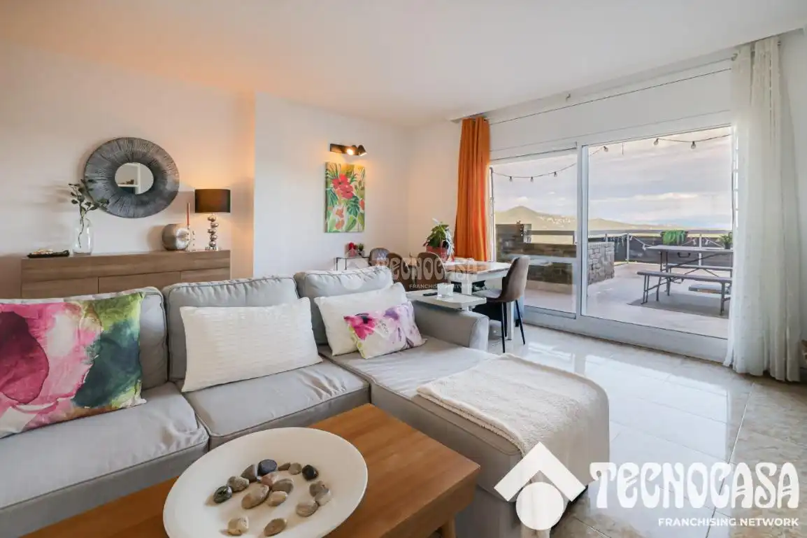Sala d'estar de Àtic en venda en Sant Feliu de Codines amb Terrassa i Moblat