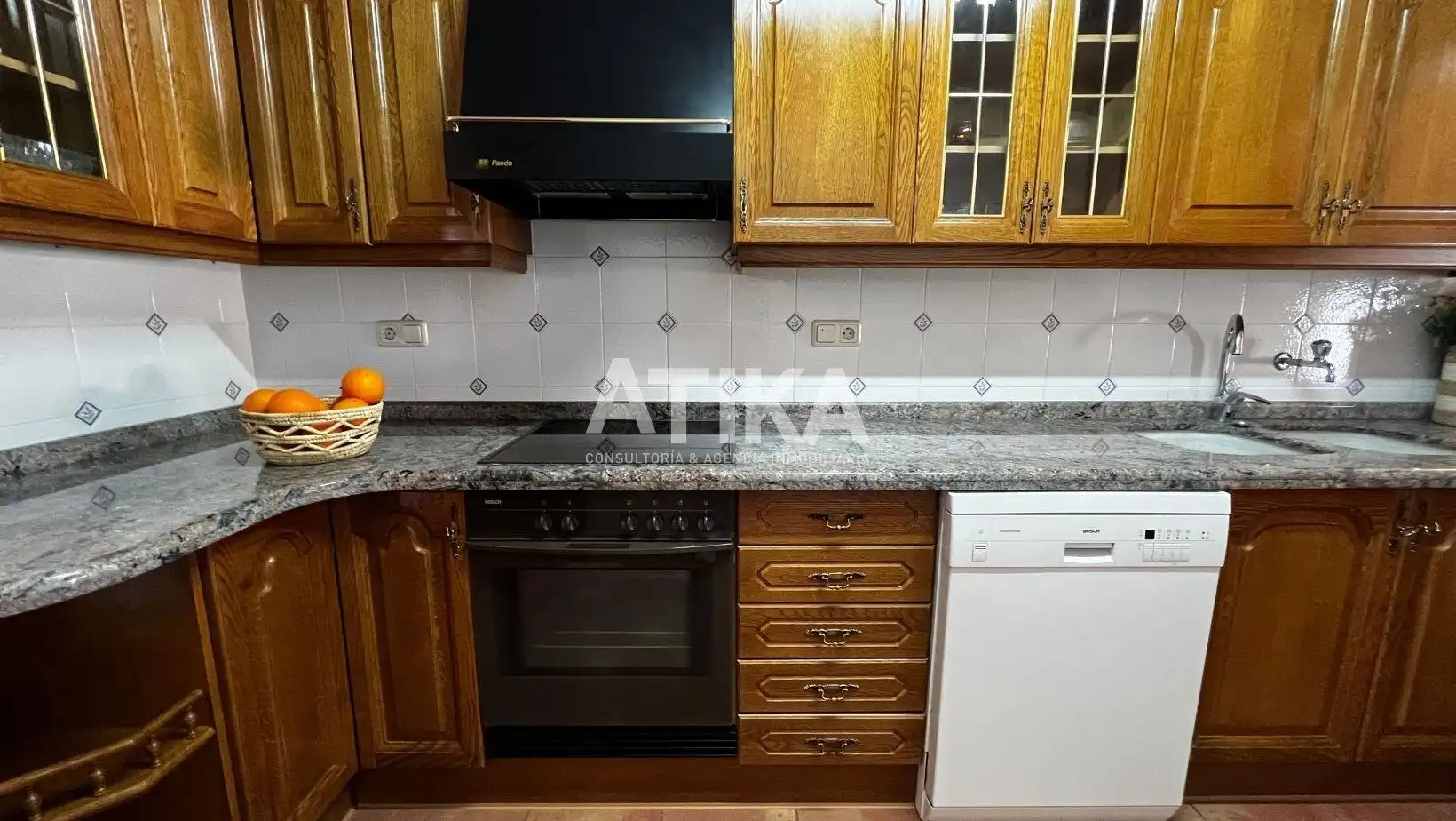 Cuina de Casa o xalet en venda en Ontinyent amb Calefacció, Jardí privat i Traster