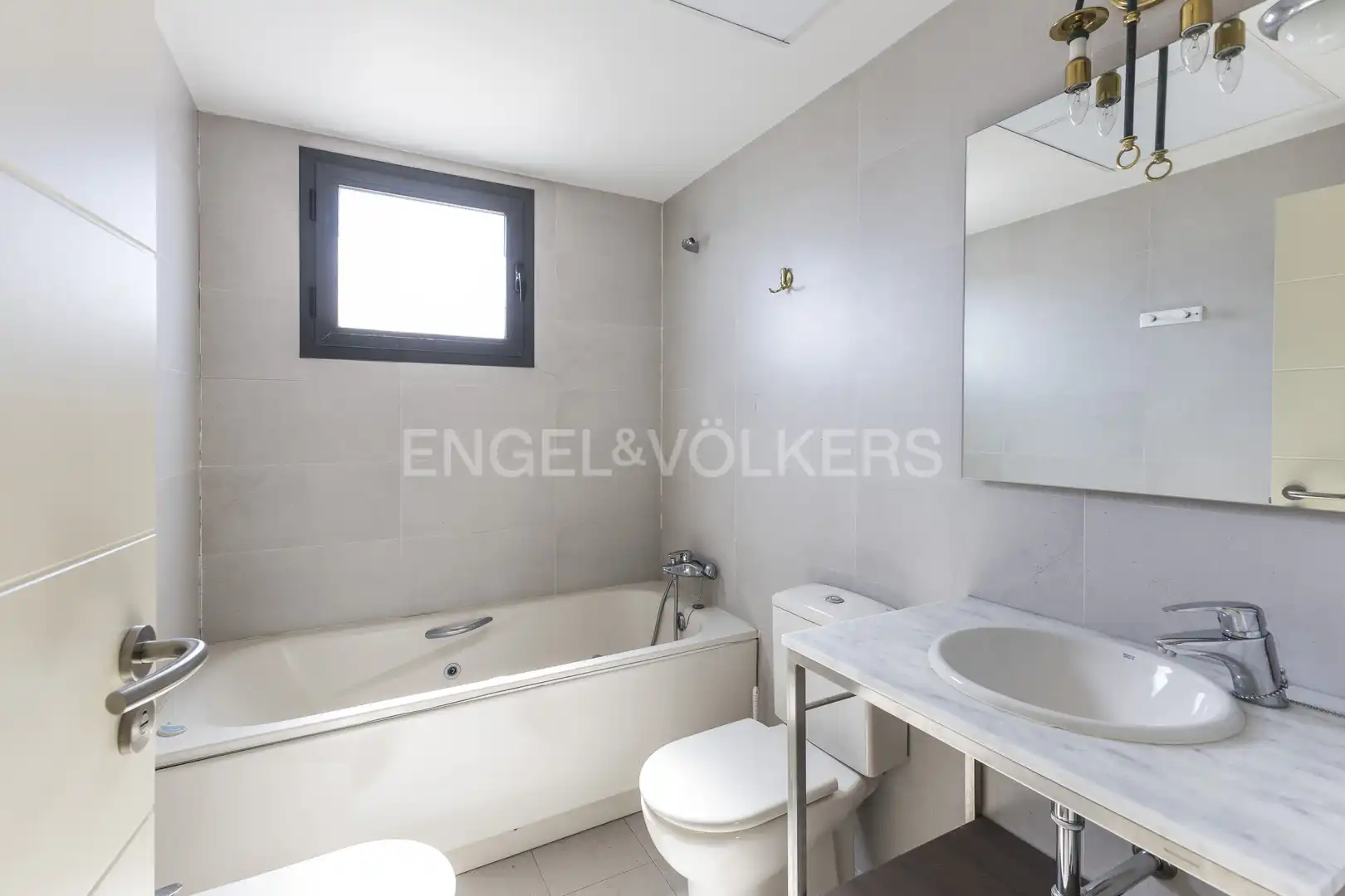 Baño de Piso en venta en Madrid con Aire acondicionado, Calefacción y Trastero
