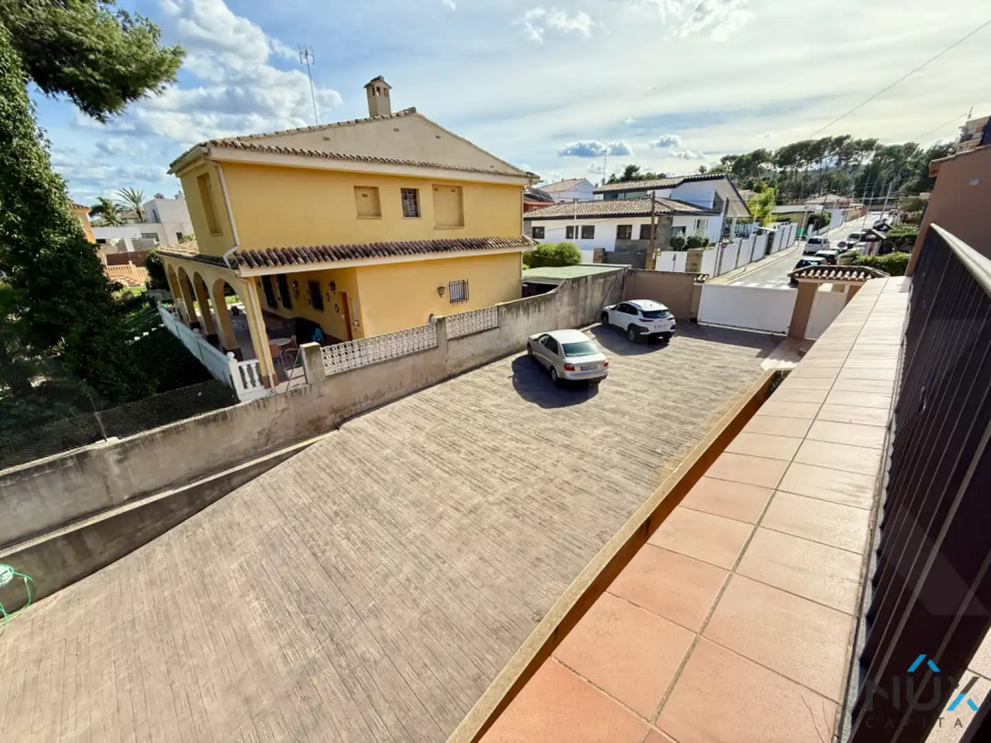 Vista exterior de Casa o xalet en venda en Riba-roja de Túria amb Aire condicionat, Calefacció i Jardí privat