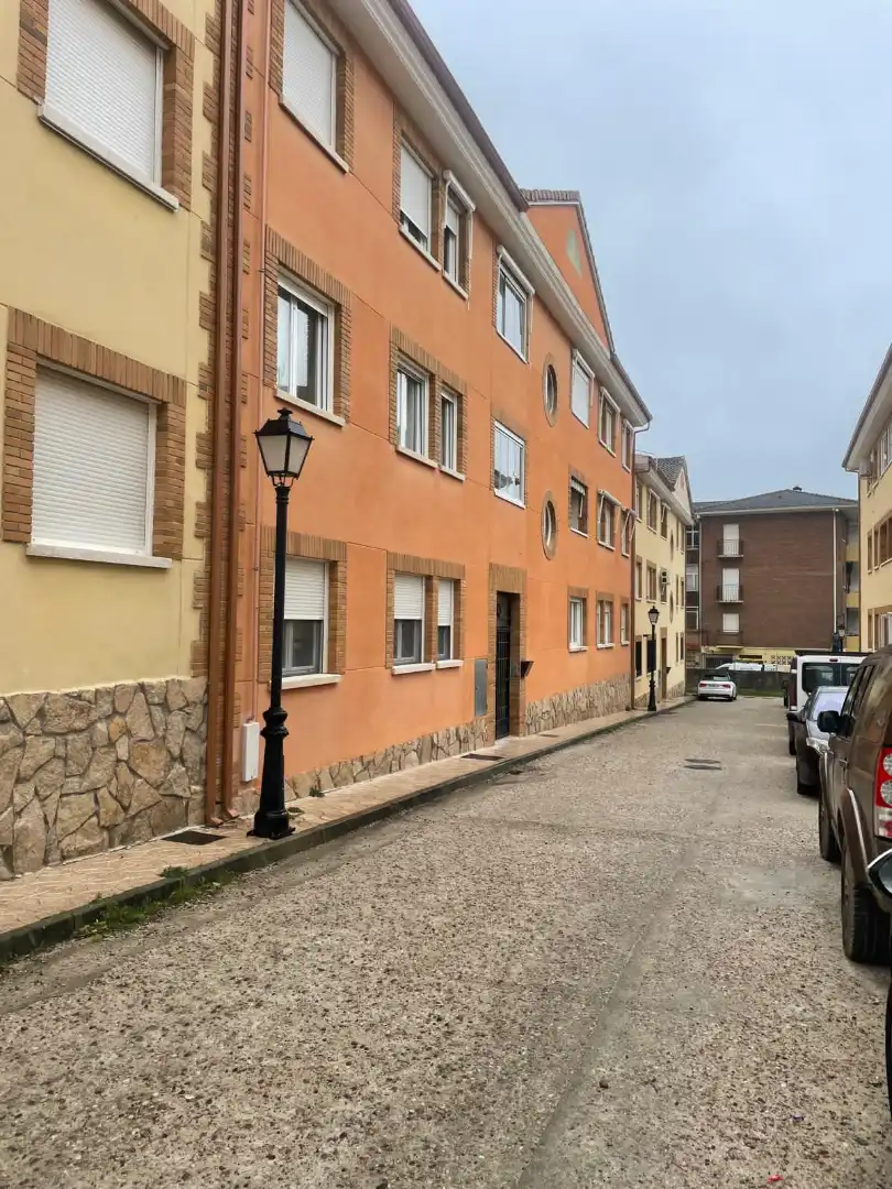 Vista exterior de Piso en venta en Sotillo de la Adrada con Piscina comunitaria