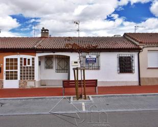 Exterior view of Single-family semi-detached for sale in Olmedo  with Private garden