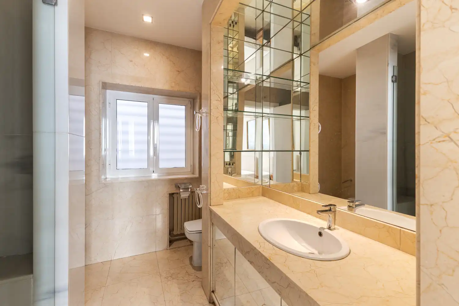 Baño de Piso en venta en Valencia con Aire acondicionado, Calefacción y Trastero