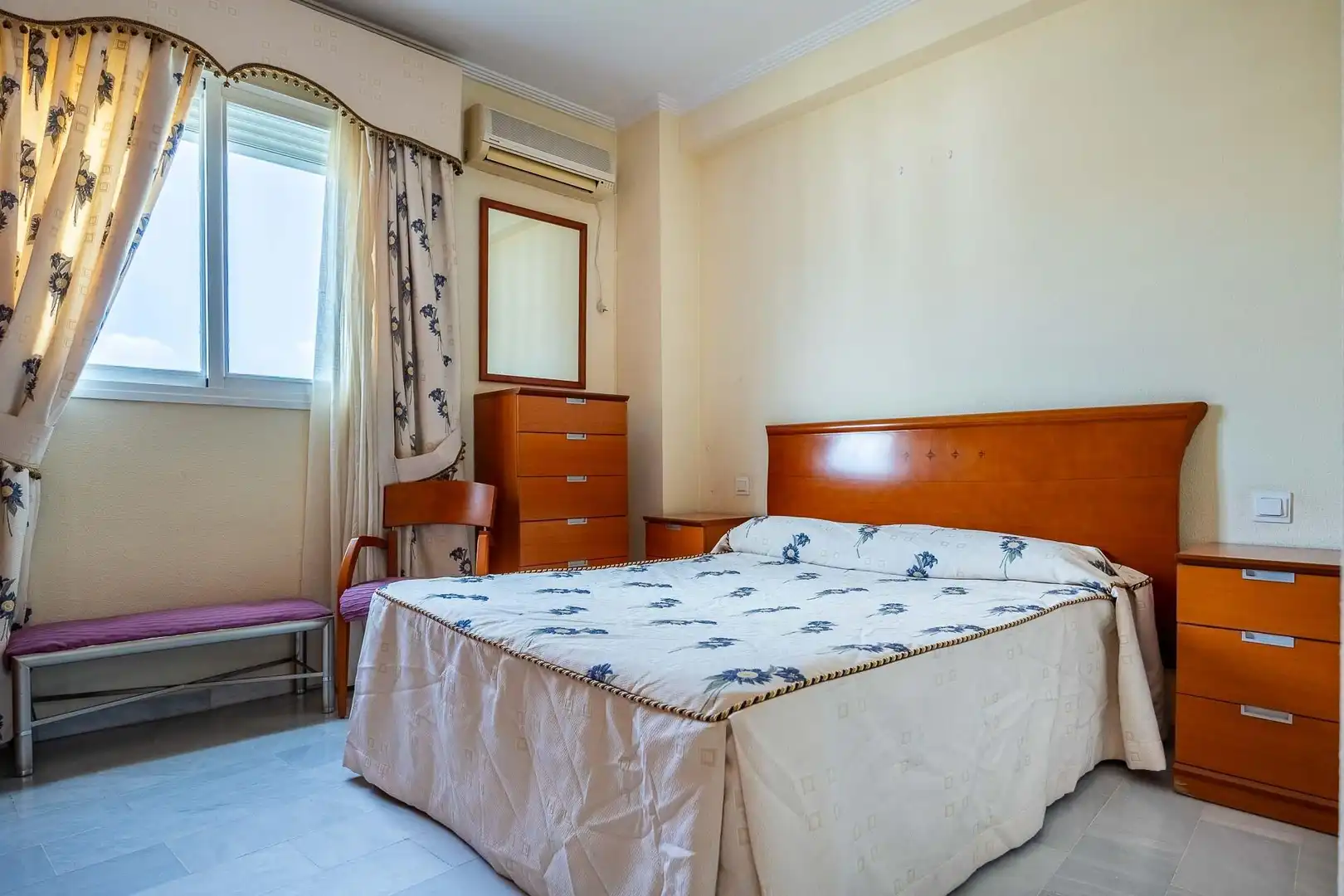Habitación de Piso en venta en Sevilla con Aire acondicionado, Amueblado y Balcón