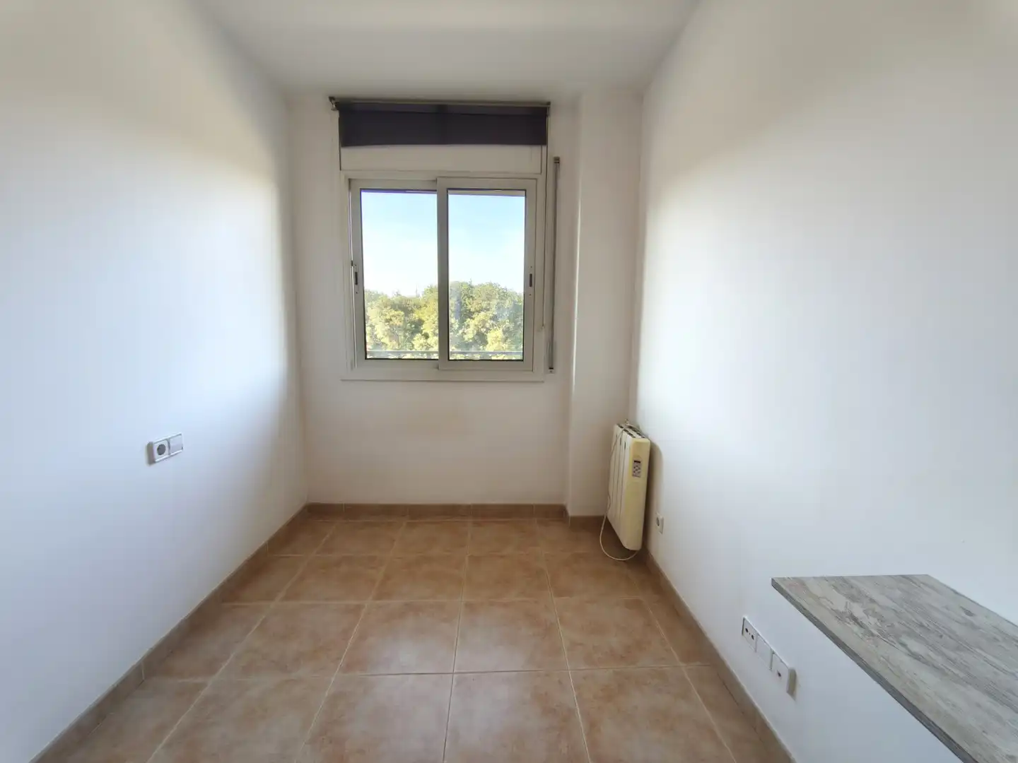 Dormitori de Pis en venda en Girona amb Calefacció i Terrassa
