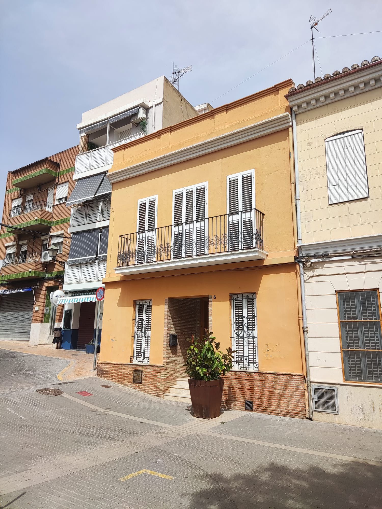 Vista exterior de Casa o xalet en venda en Rocafort amb Aire condicionat, Calefacció i Jardí privat