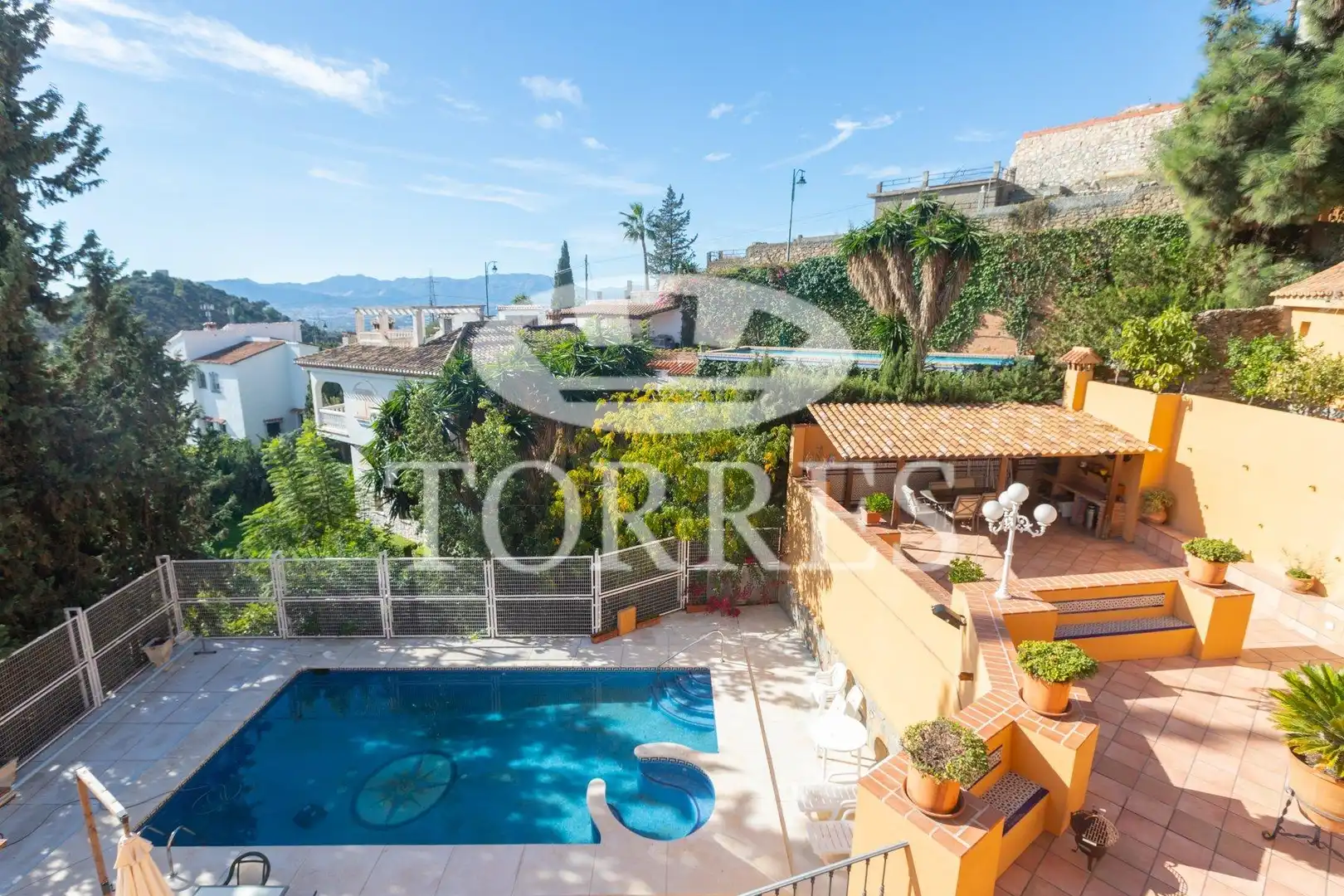 Außenansicht von Haus oder Chalet zum Verkauf in Málaga mit Klimaanlage, Heizung und Privatgarten