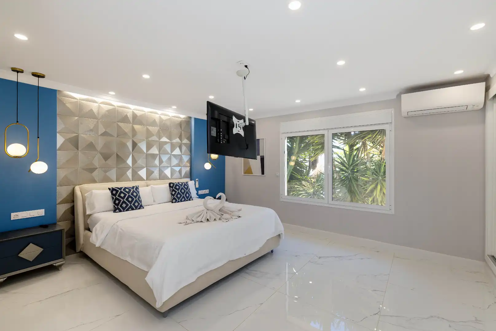 Dormitori de Casa o xalet en venda en Marbella amb Aire condicionat, Calefacció i Jardí privat
