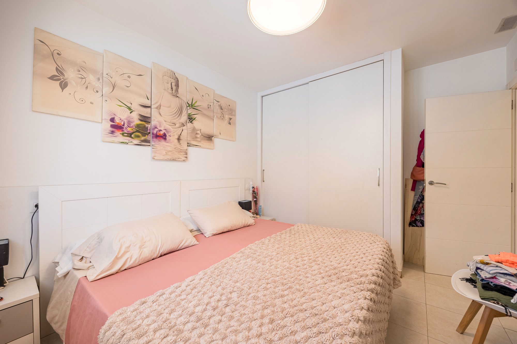 Bedroom of Flat for sale in Benidorm  with Swimming Pool, Furnished and Community pool