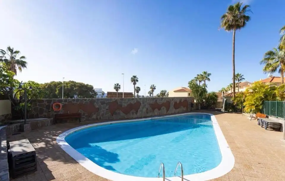 Piscina de Casa o xalet en venda en Adeje amb Jardí privat, Terrassa i Moblat