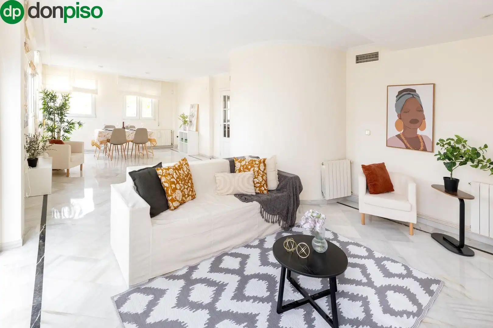 Sala de estar de Casa o chalet en venta en Granada con Aire acondicionado, Calefacción y Jardín privado