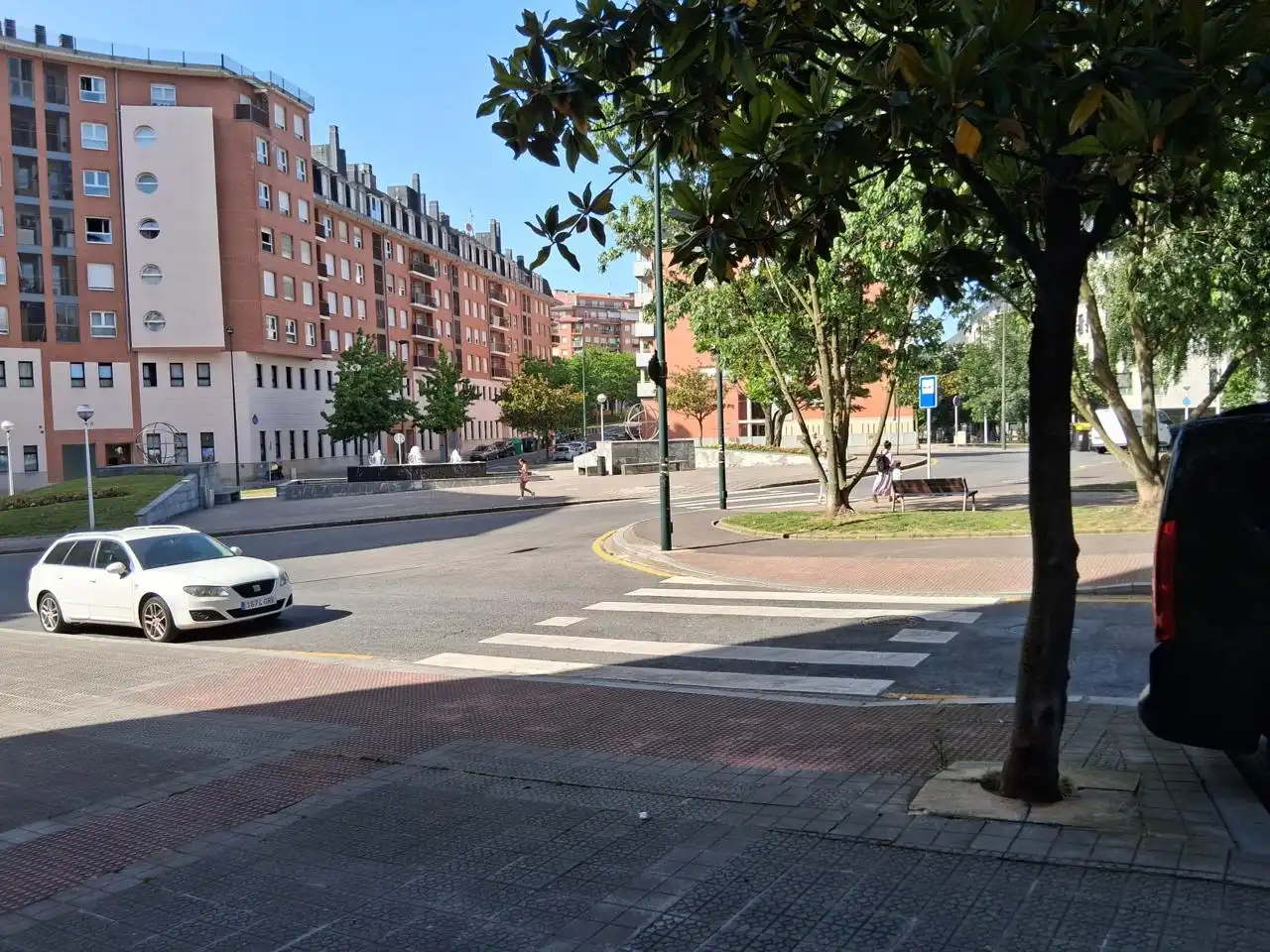 Vista exterior de Local de alquiler en Bilbao  con Aire acondicionado