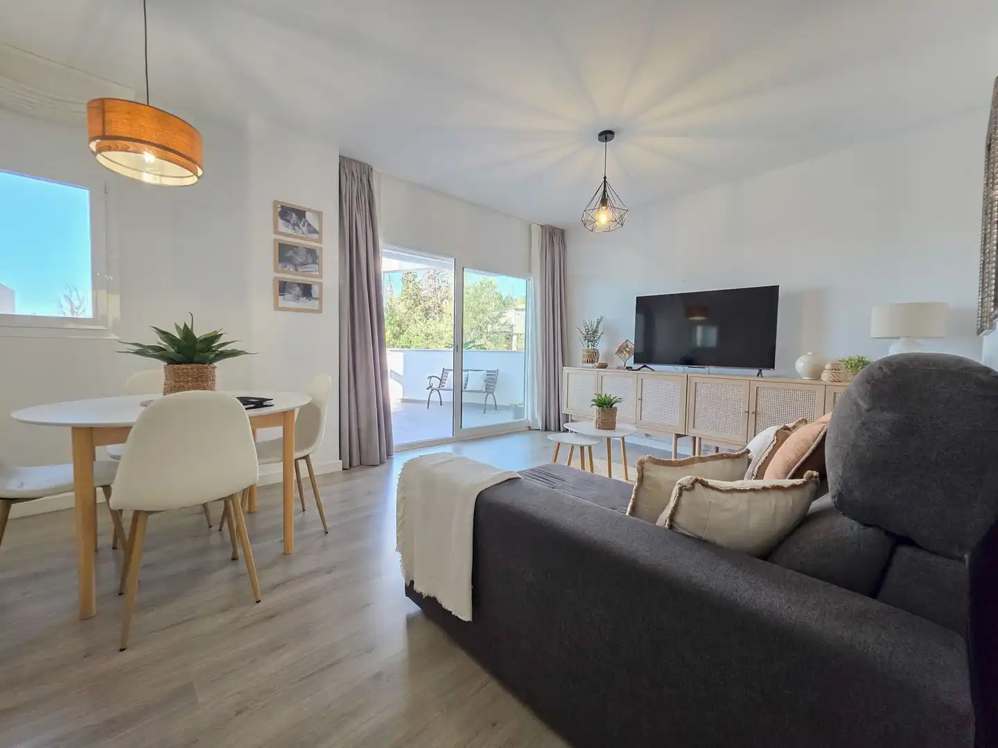 Flat with pool for sale in Calle Mónaco 4, imagen 2