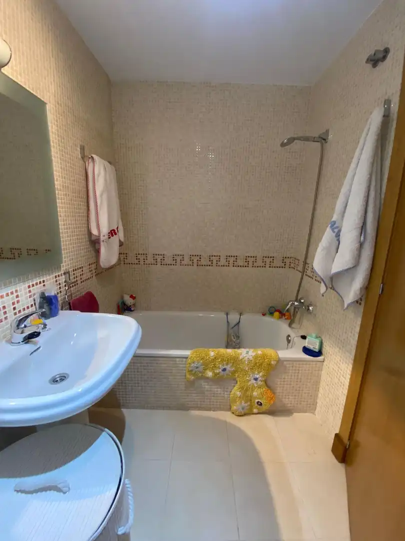 Bathroom of Flat for sale in Mairena del Aljarafe