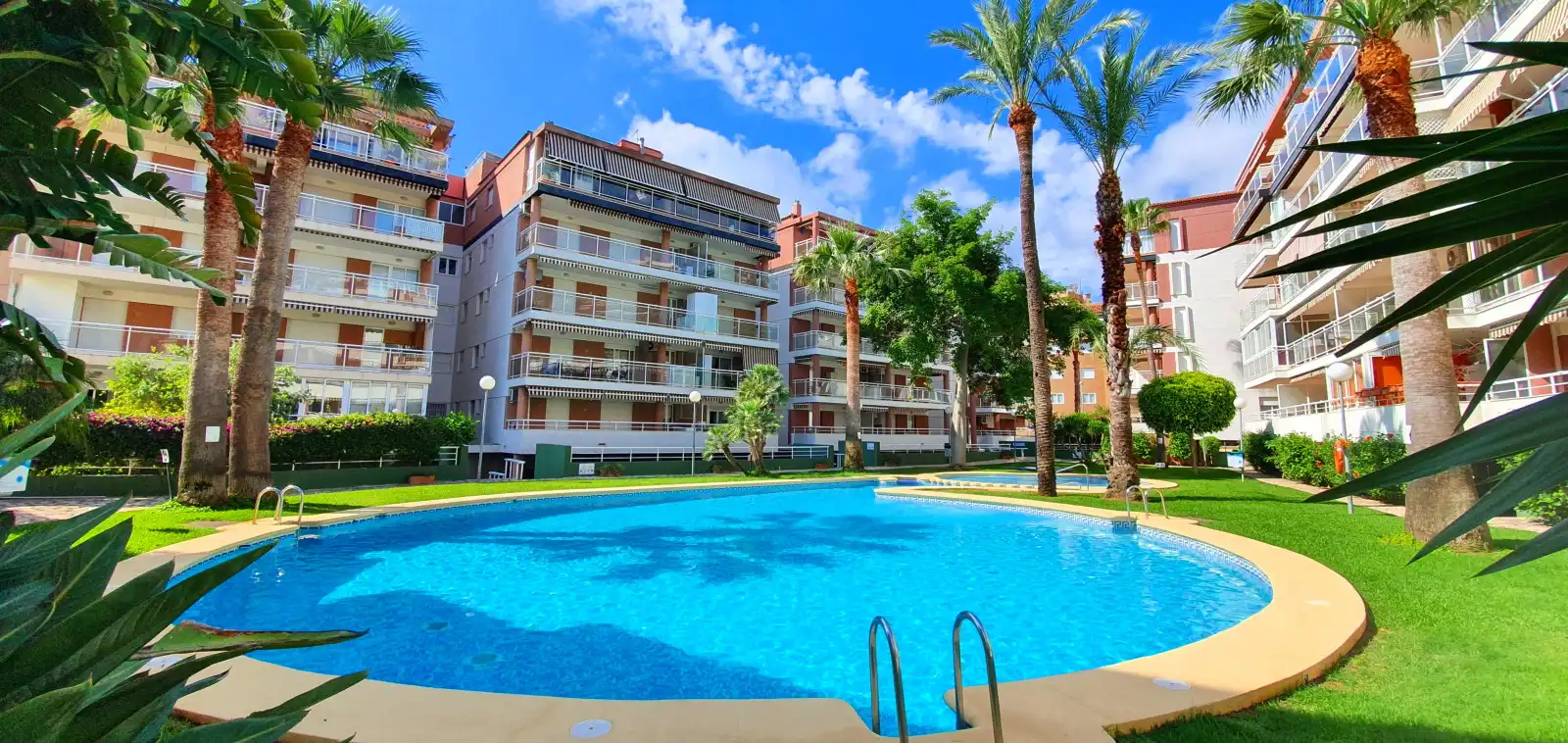 Apartament amb piscina de lloguer a Carrer Ausiàs March 5