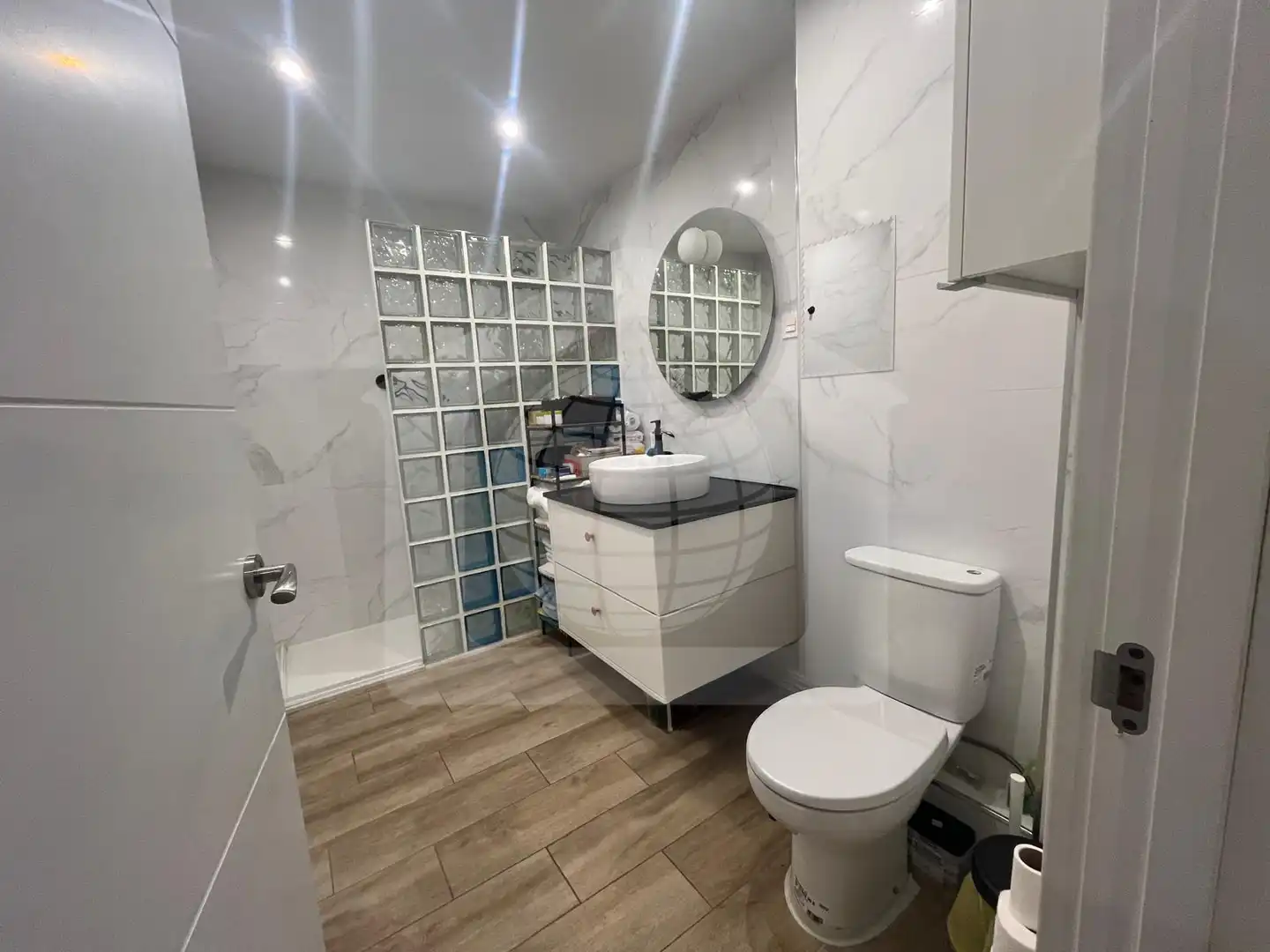 Bathroom of Flat for sale in Málaga  with Air Conditioner and Furnished