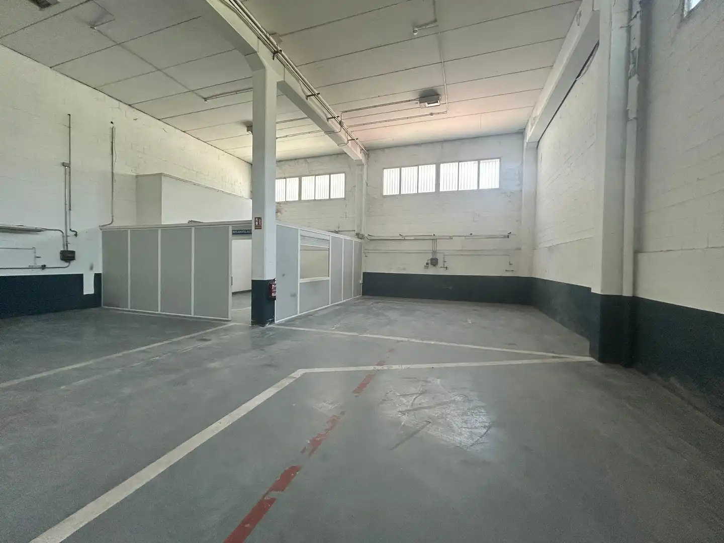 Fabrikhallen zum Verkauf in Badalona