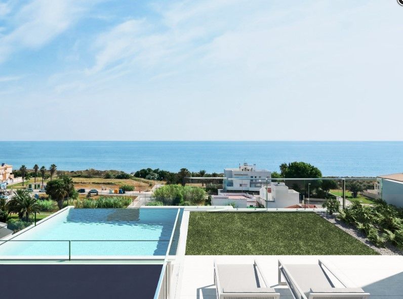Piscina de Apartament en venda en Oliva amb Aire condicionat, Terrassa i Piscina