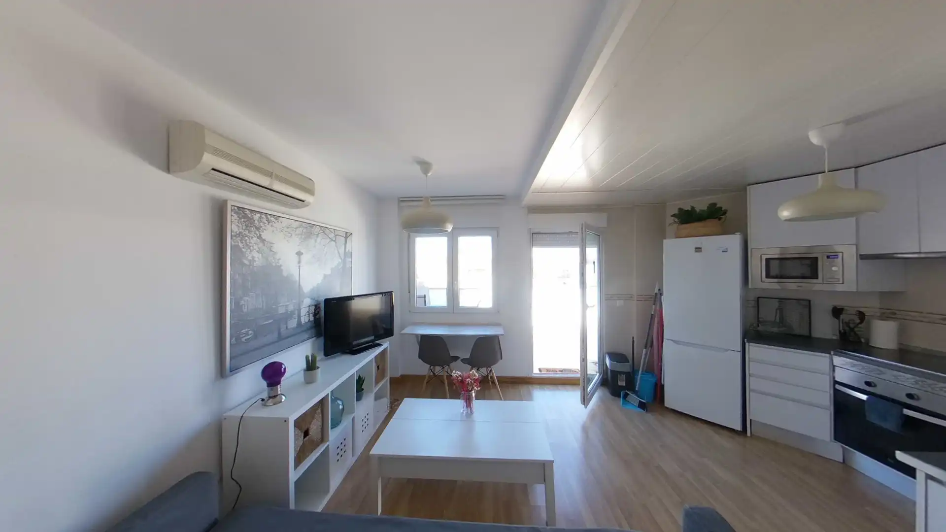 Flat for rent in Calle de Gonzalo Herrero, Valdeacederas