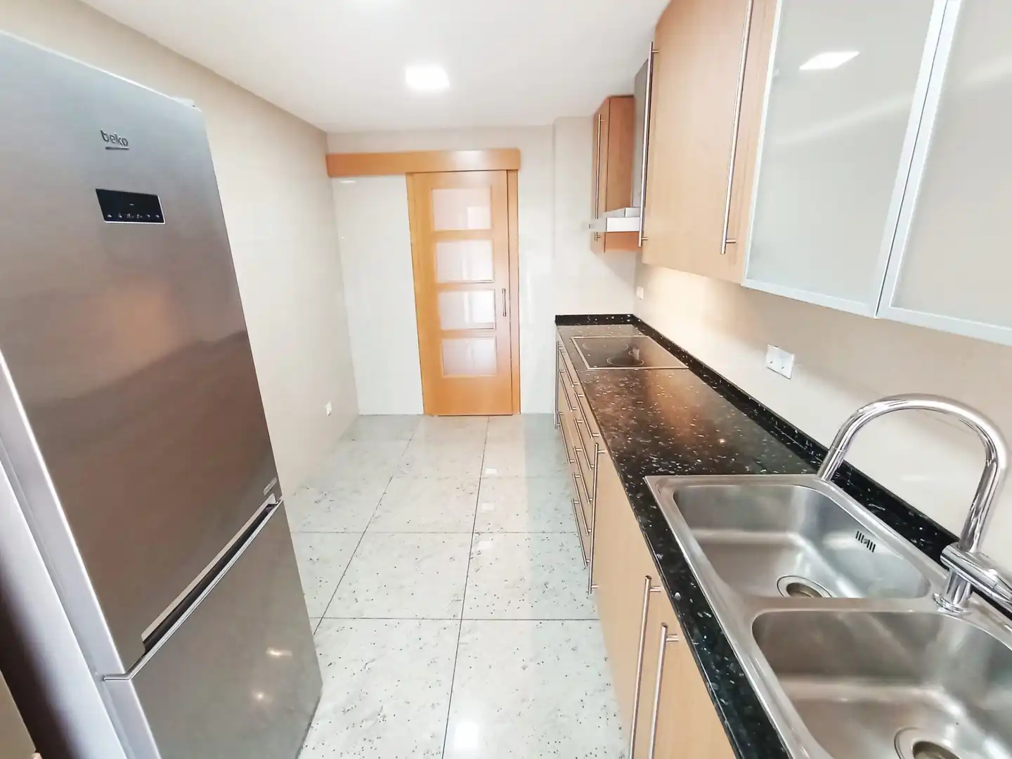 Cuina de Pis de lloguer en Terrassa amb Aire condicionat i Calefacció