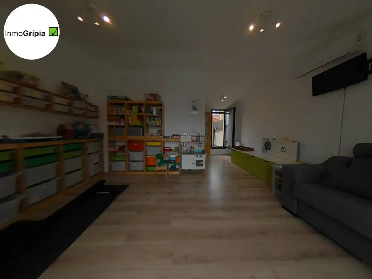 Houses for sale in Terrassa  with Air Conditioner, Heating and Terrace