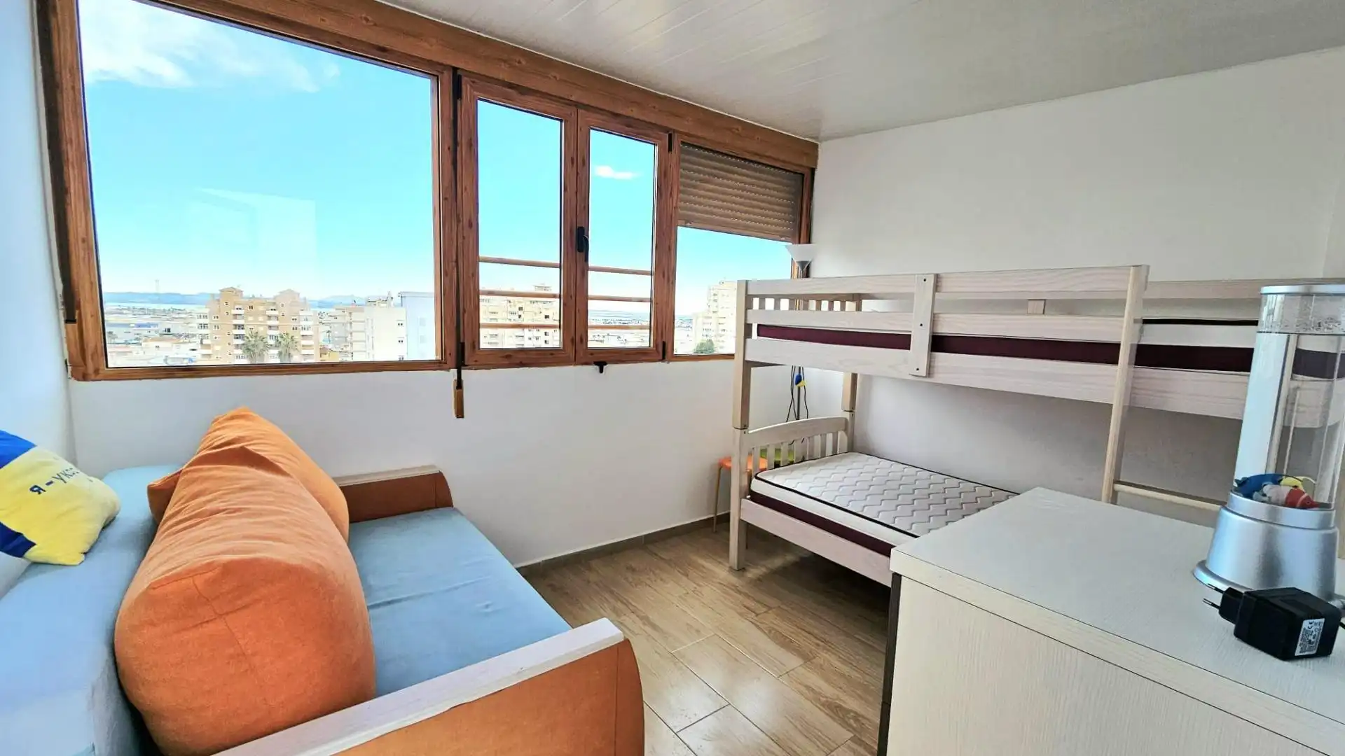 Dormitori de Àtic en venda en Torrevieja amb Aire condicionat, Terrassa i Moblat