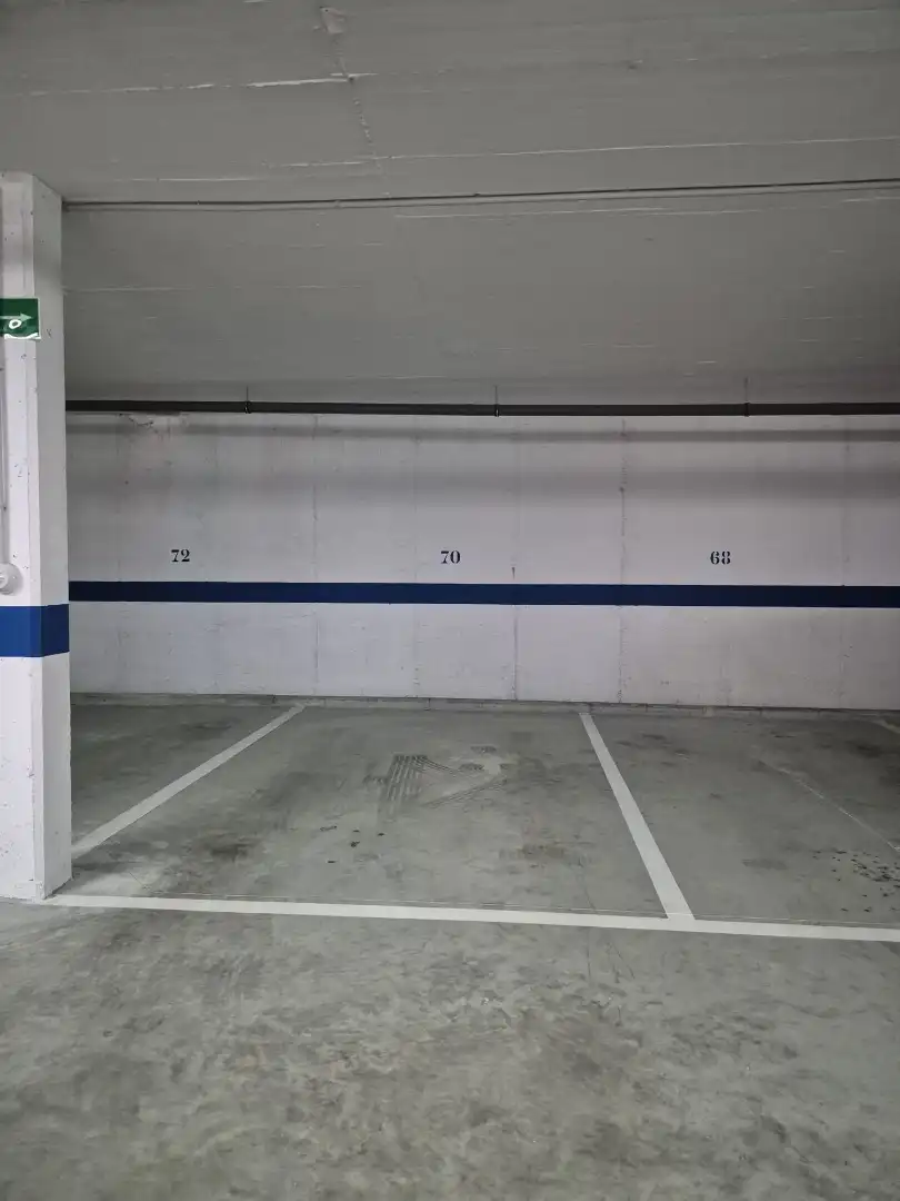 Aparcament amb ascensor en venda a Calle Diamantino García 2