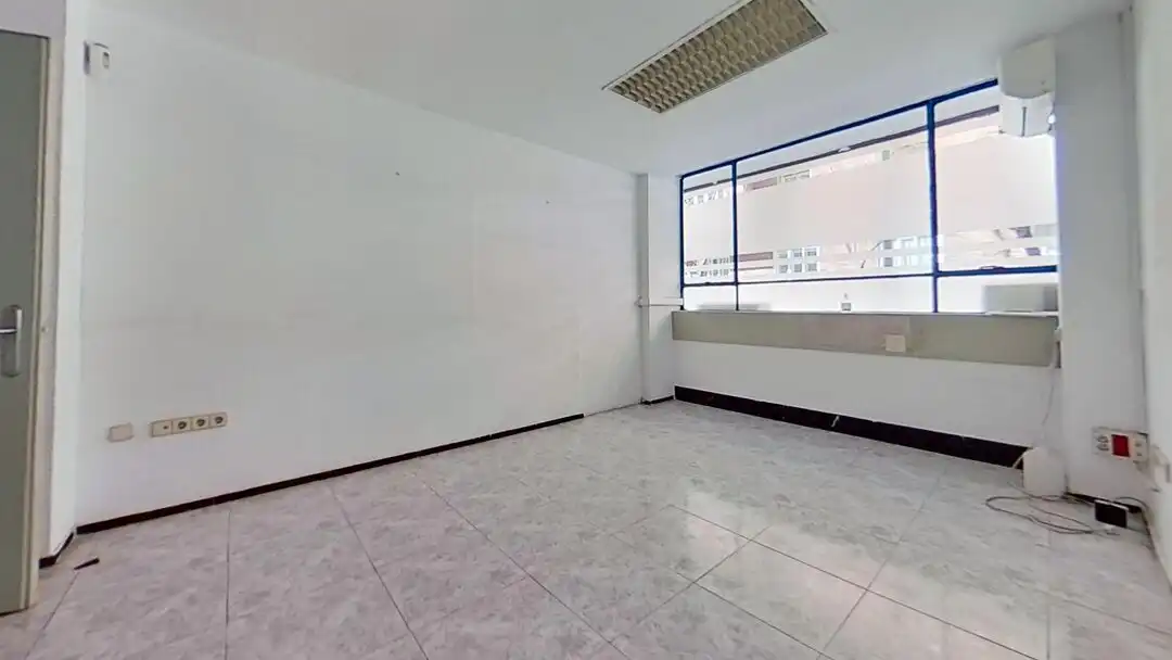 Office for rent in Madrid  with Air Conditioner and Heating